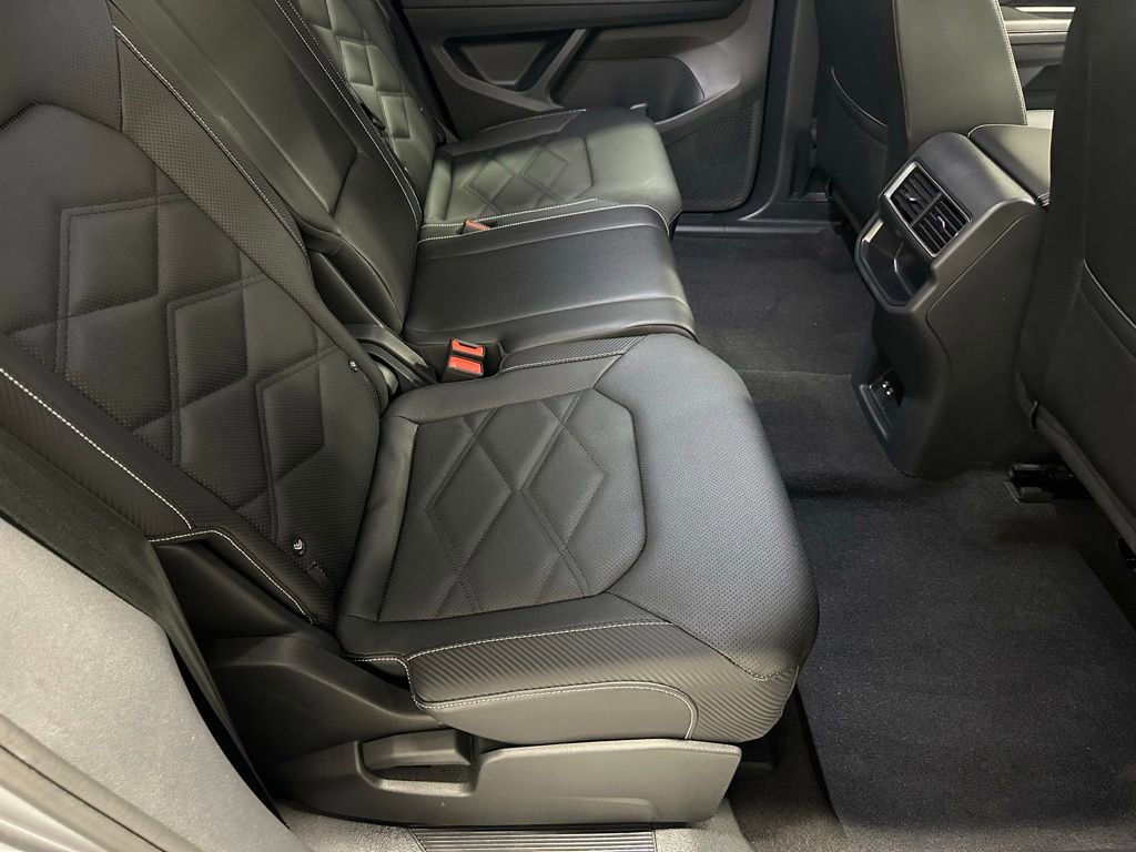 Used 2025 Volkswagen Atlas Cross Sport SE image 52