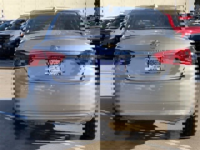 Used 2018 Chevrolet Impala LT image 5