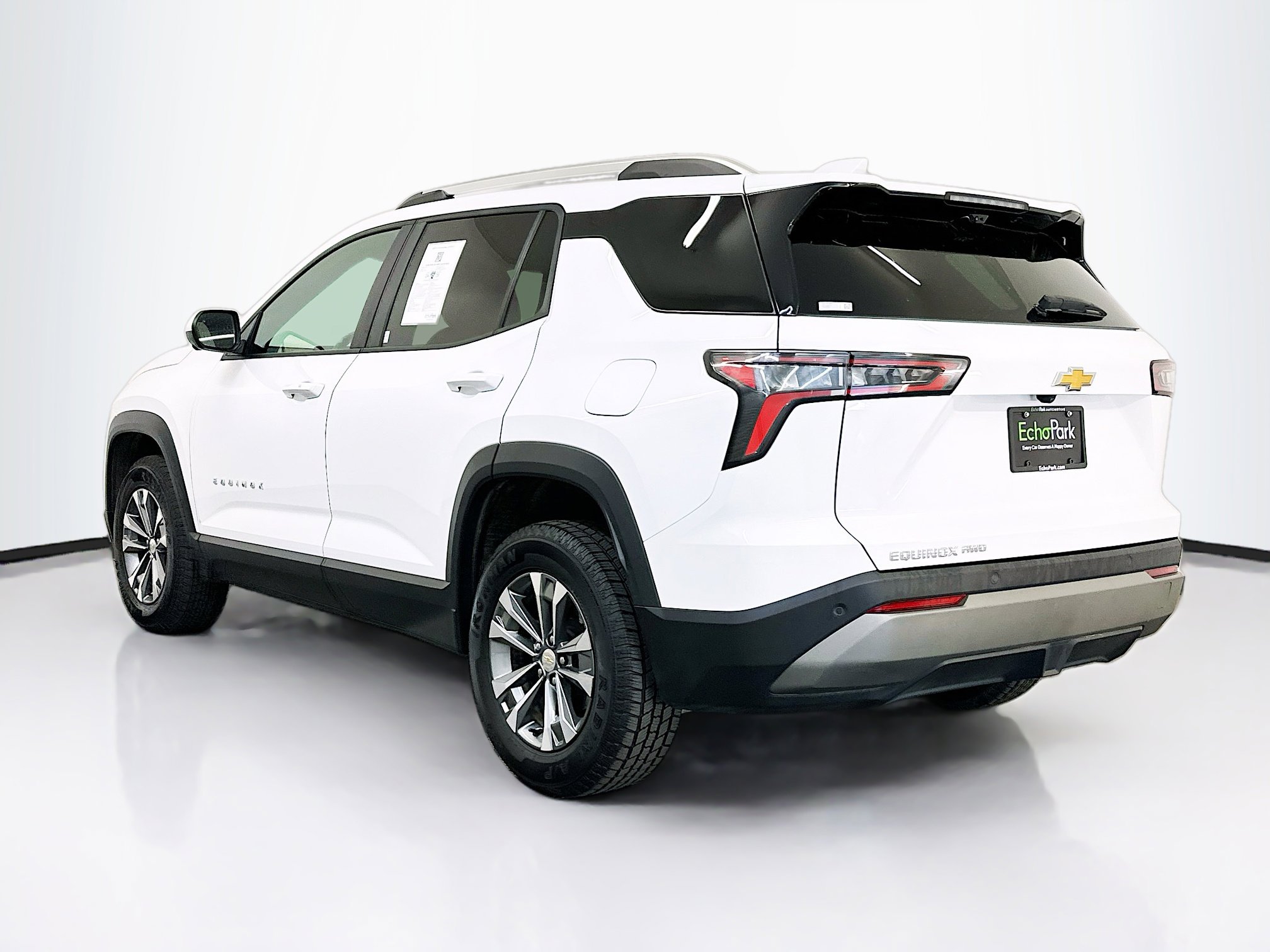 Used 2025 Chevrolet Equinox LT w/ Convenience Package II image 5