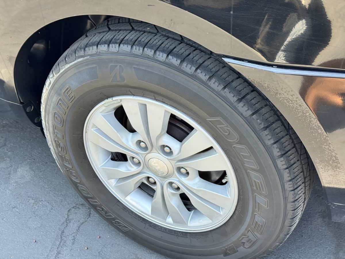 Used 2012 Kia Sedona LX w/ PWR Pkg FWD image 18