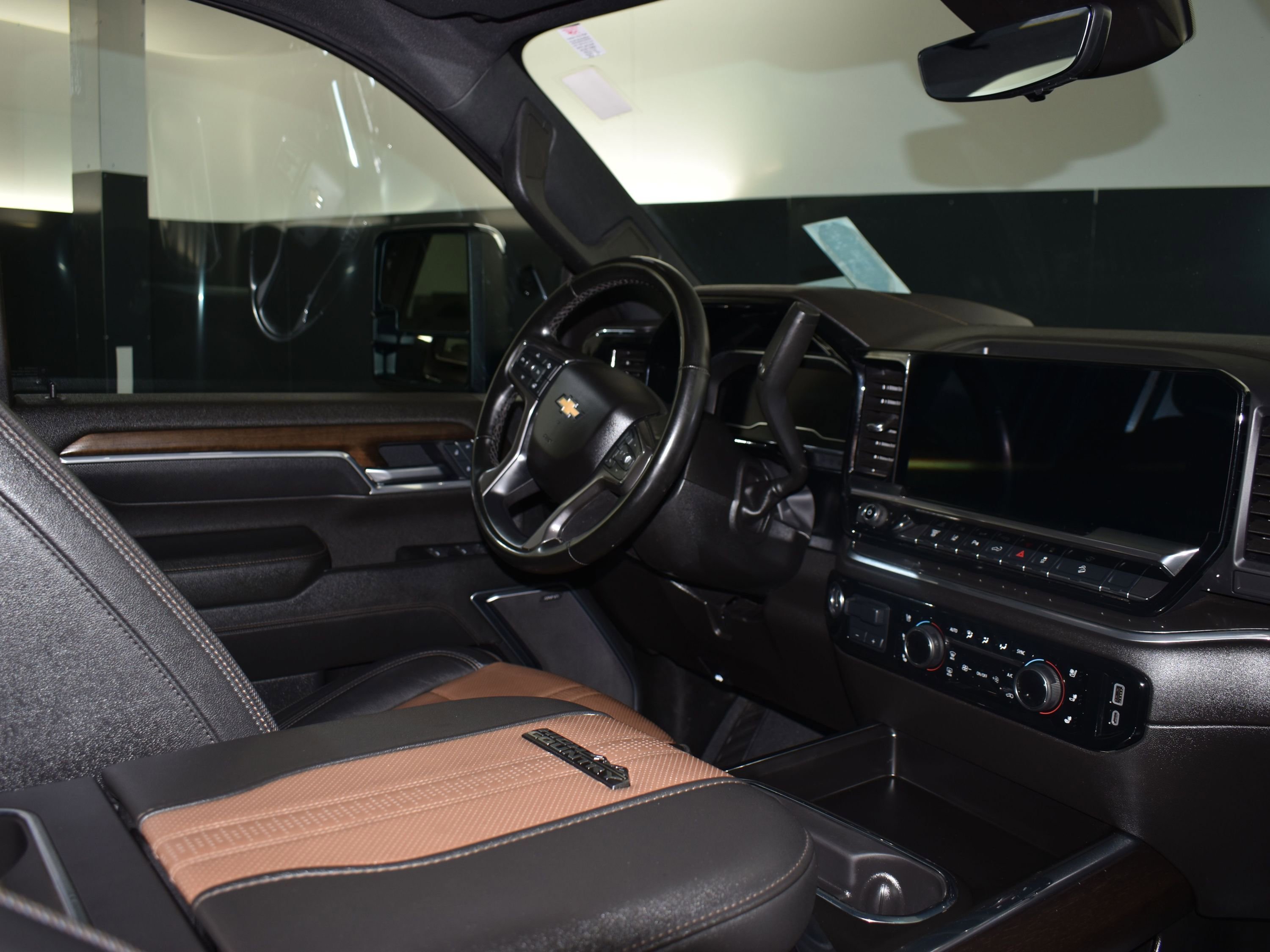 Used 2025 Chevrolet Silverado 2500 High Country w/ High Country Premium Package image 26