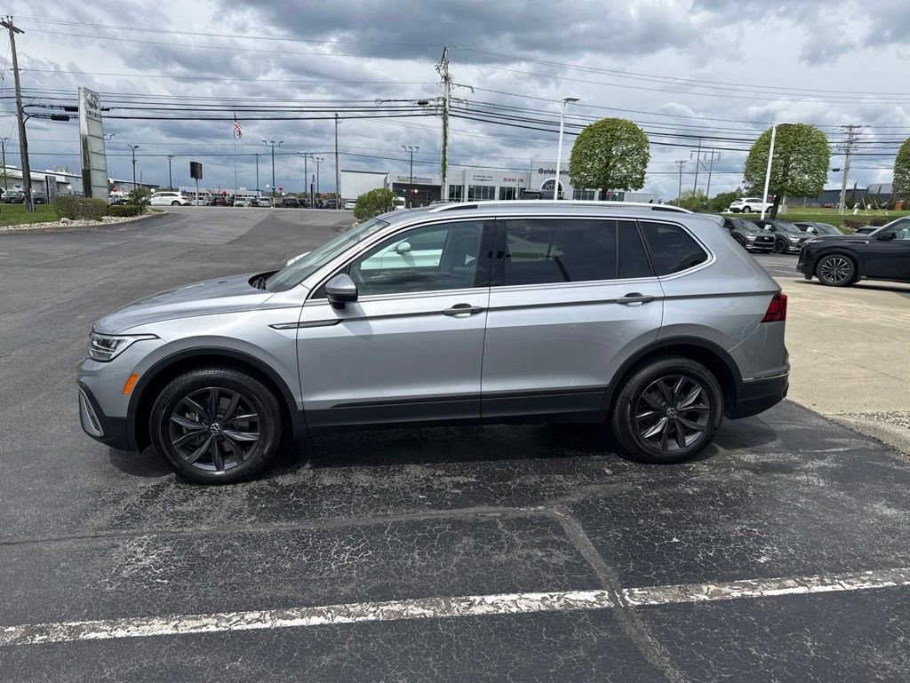 Used 2023 Volkswagen Tiguan SE AWD/4WD image 11