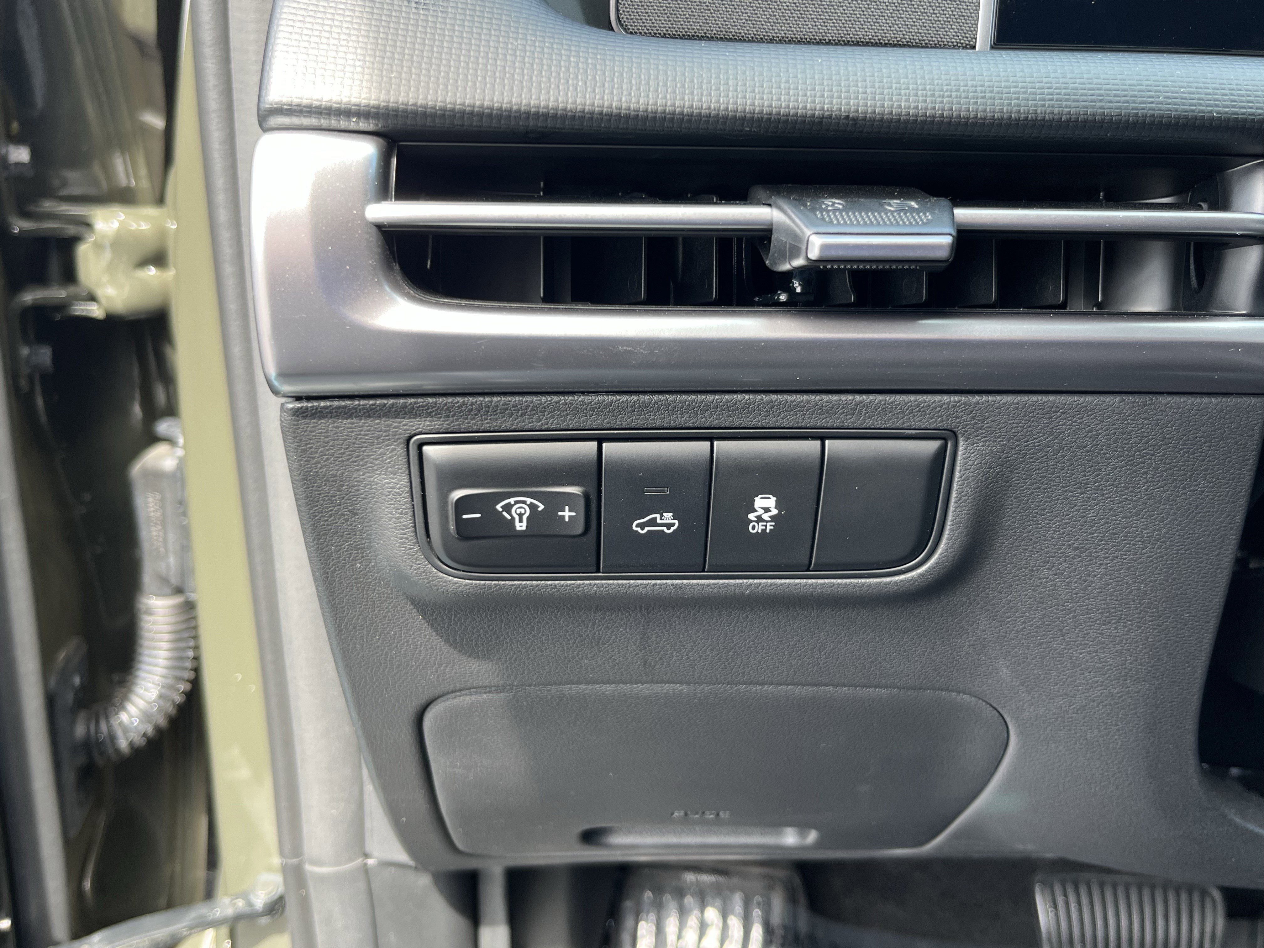 Certified 2025 Hyundai Santa Cruz SE image 25