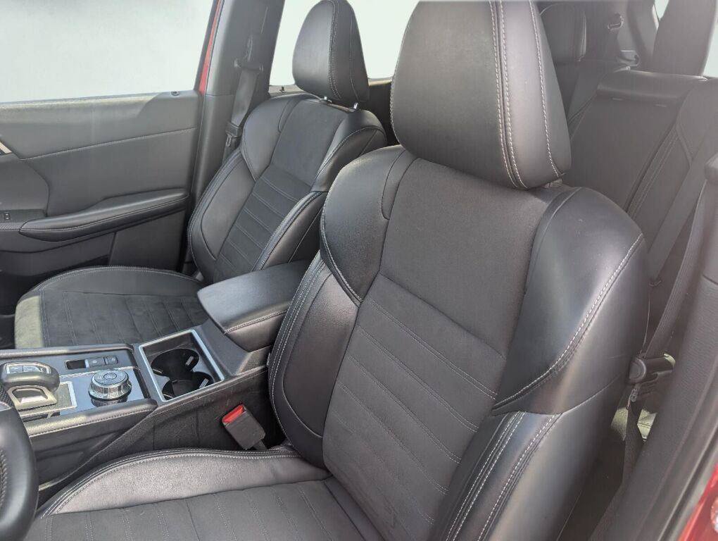 Used 2024 Mitsubishi Outlander SE AWD/4WD image 25