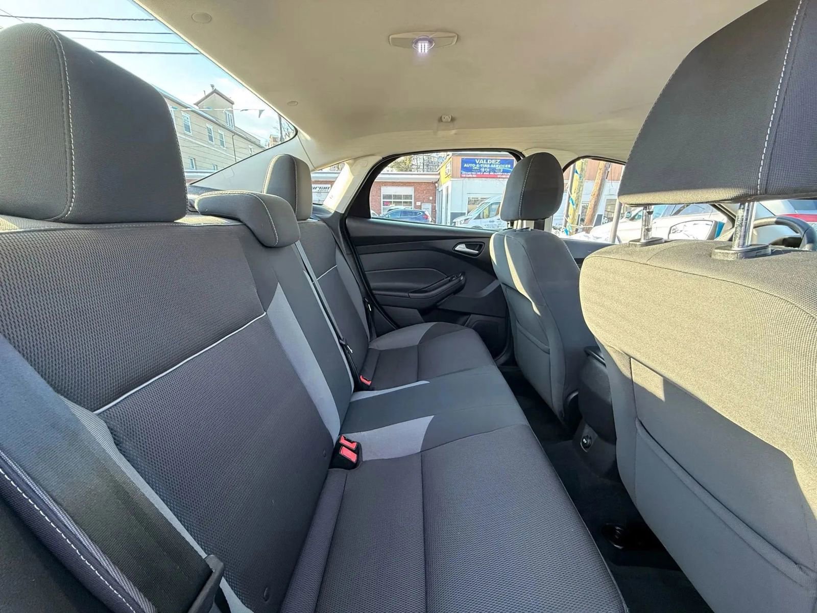 Used 2013 Ford Focus SE w/ SE Winter Pkg image 36