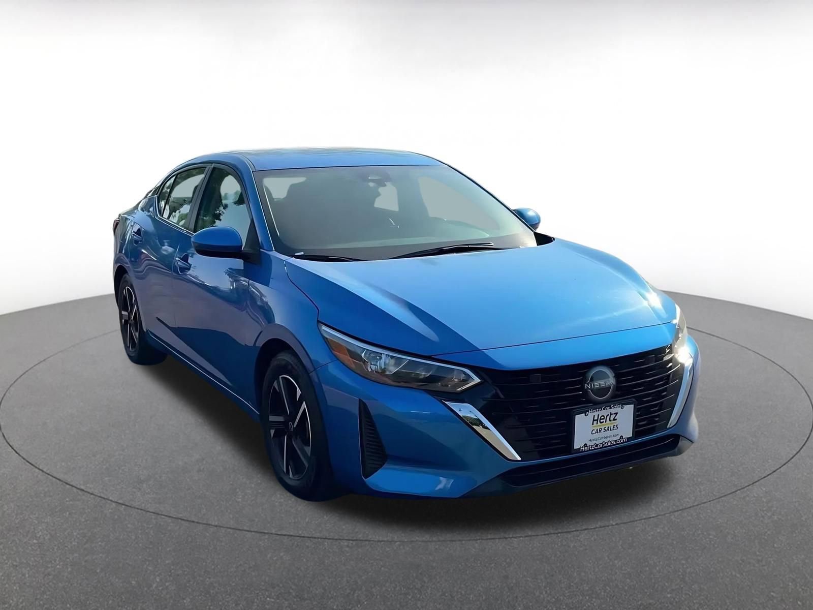 Used 2025 Nissan Sentra SV image 3