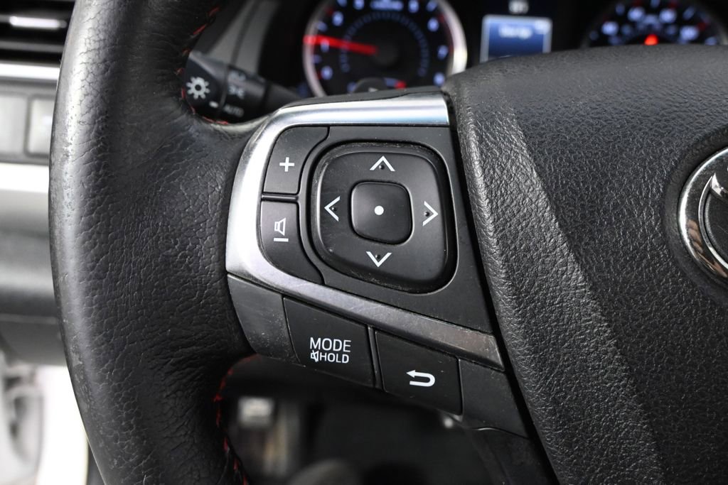 Used 2015 Toyota Camry SE FWD image 32