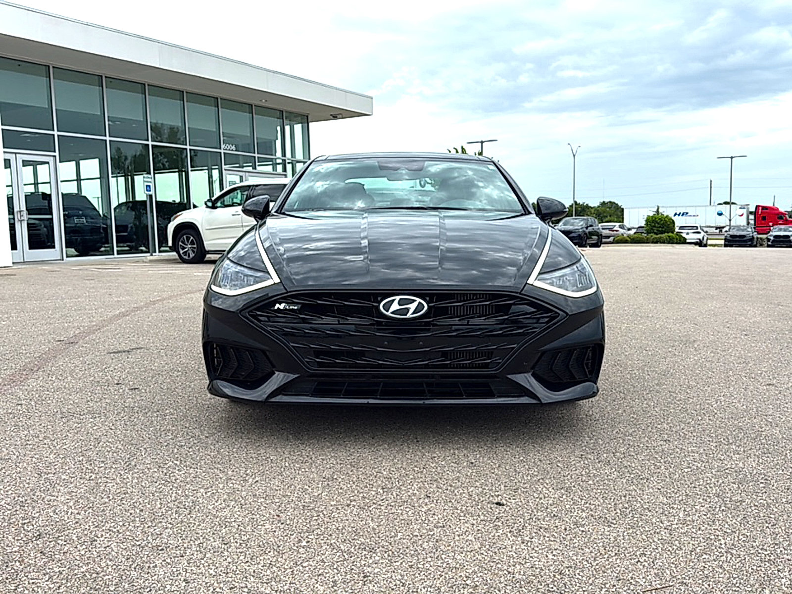Used 2022 Hyundai Sonata N Line w/ Cargo Package FWD image 2
