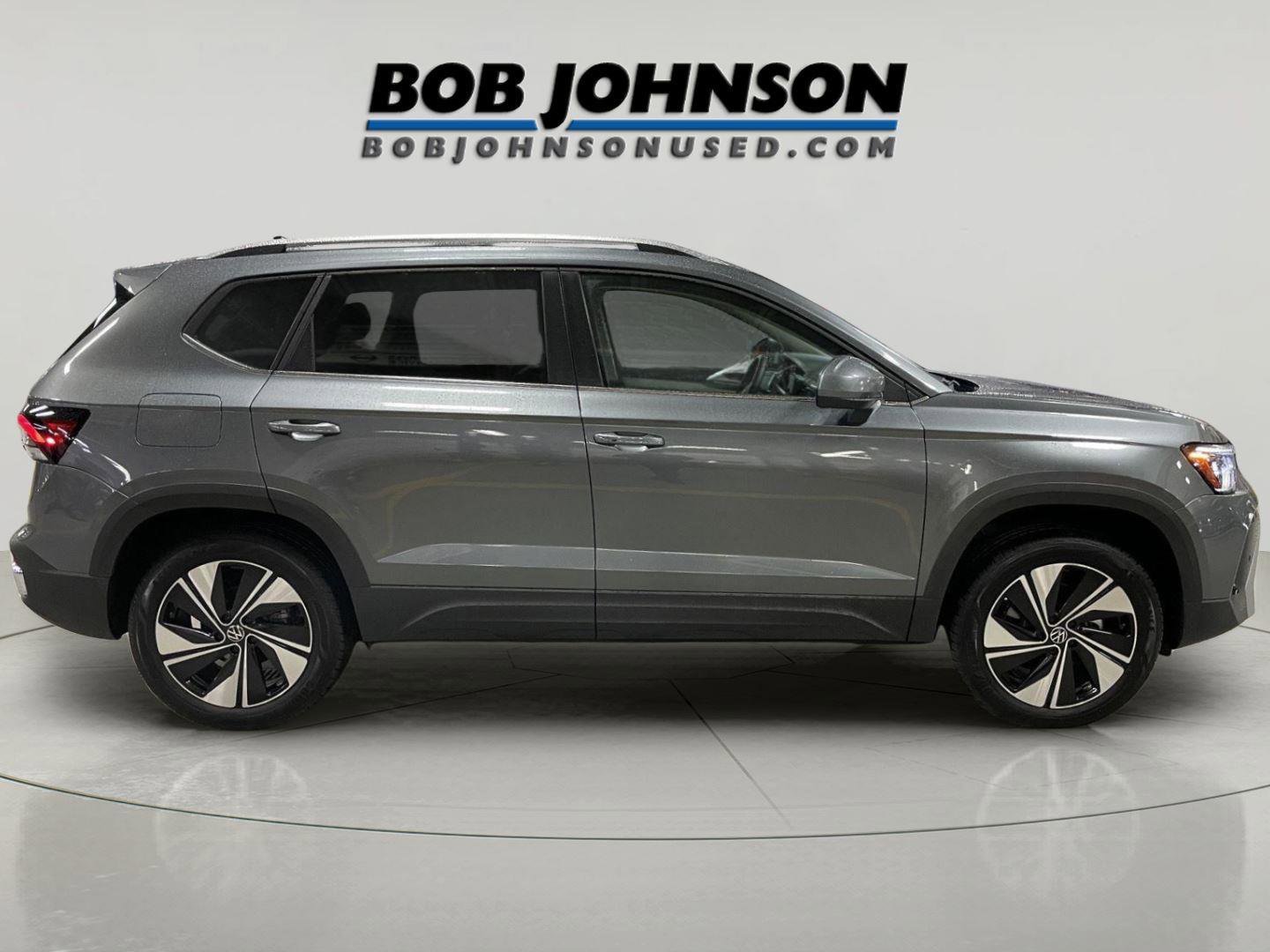 Used 2025 Volkswagen Taos SE image 8