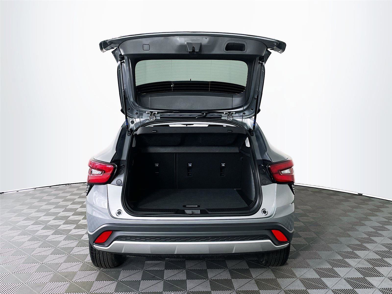 Used 2026 Chevrolet Trax LT image 26