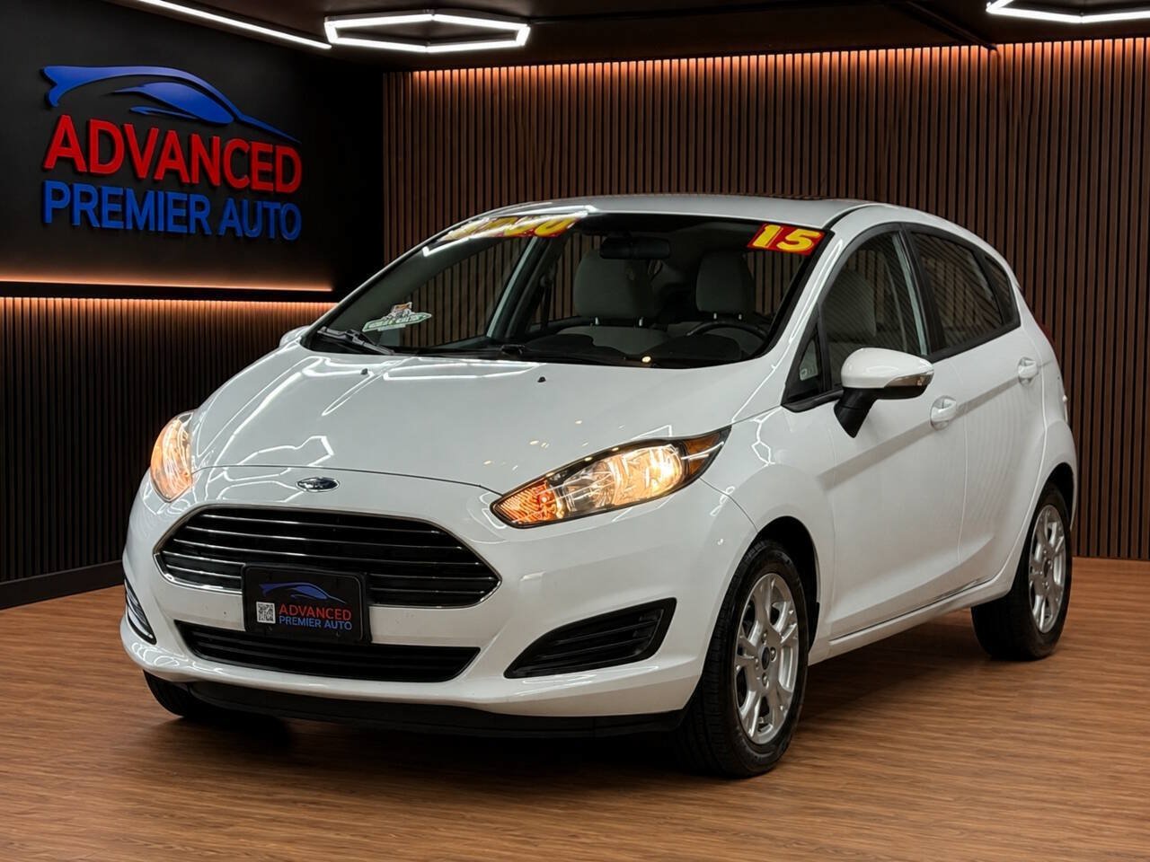 Used 2015 Ford Fiesta SE w/ Comfort Package FWD image 21