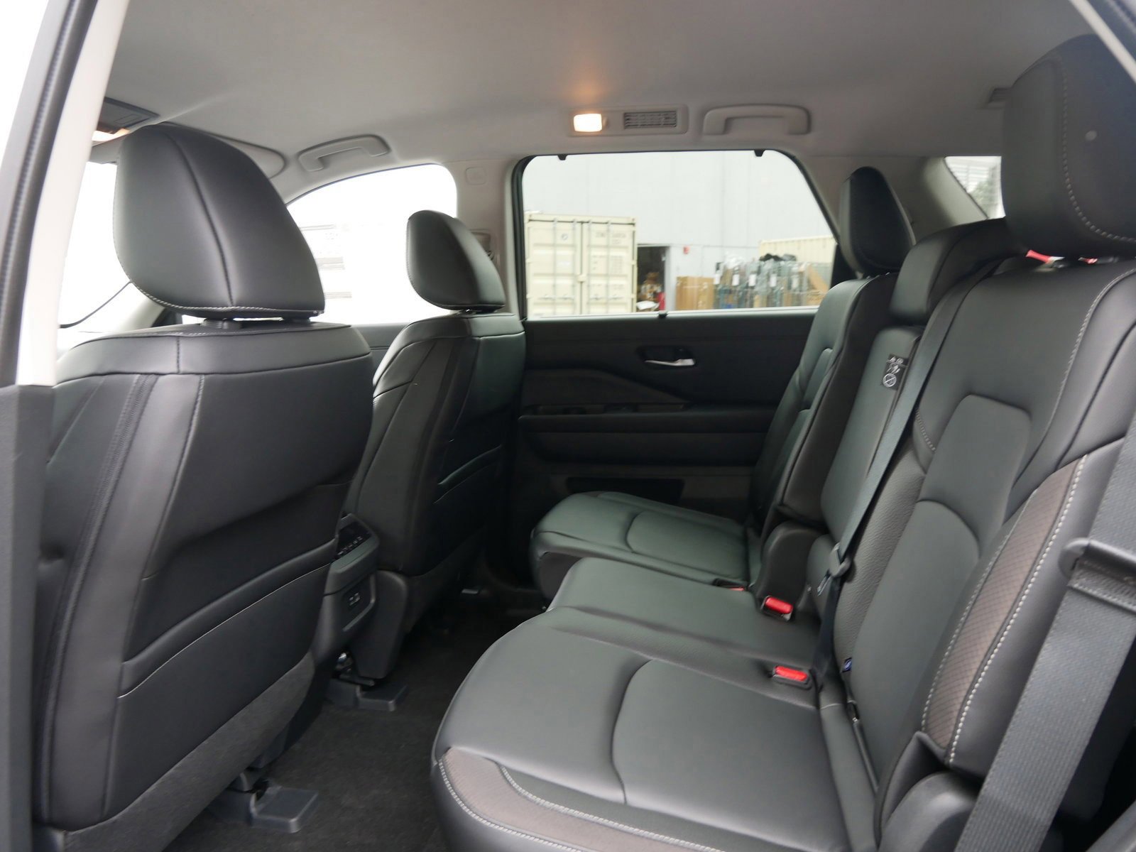 New 2025 Nissan Pathfinder SL image 8