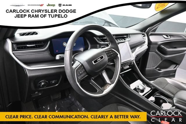 Used 2023 Jeep Grand Cherokee Altitude AWD/4WD image 12