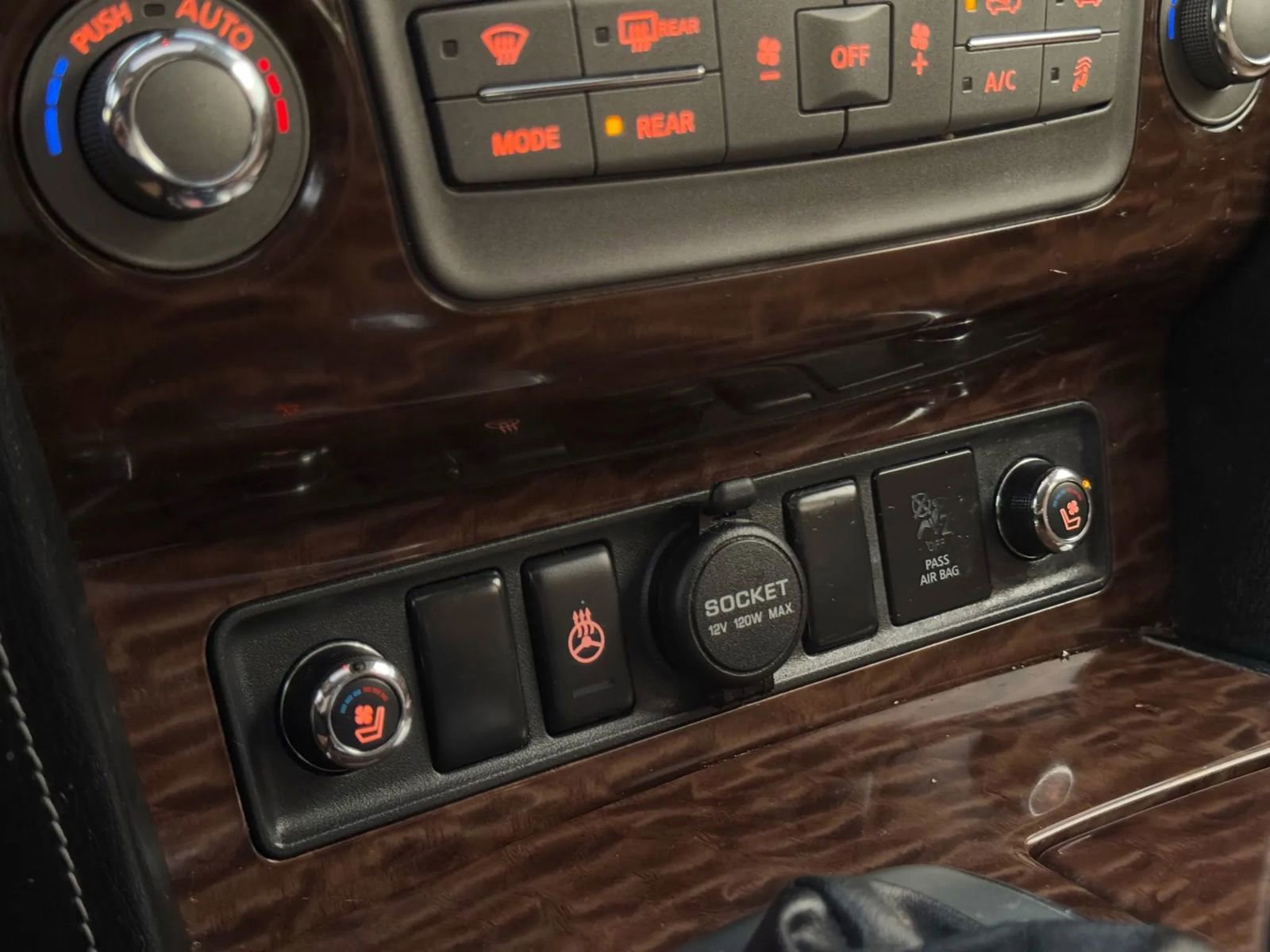 Used 2017 Nissan Armada Platinum w/ Captain Seat Package image 34