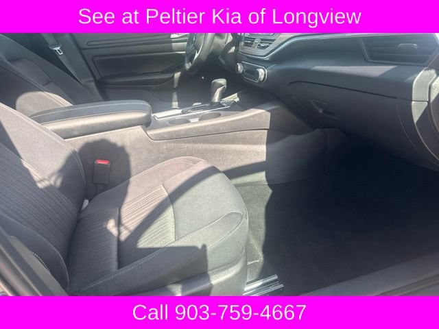 Used 2025 Nissan Altima 2.5 SV FWD image 10