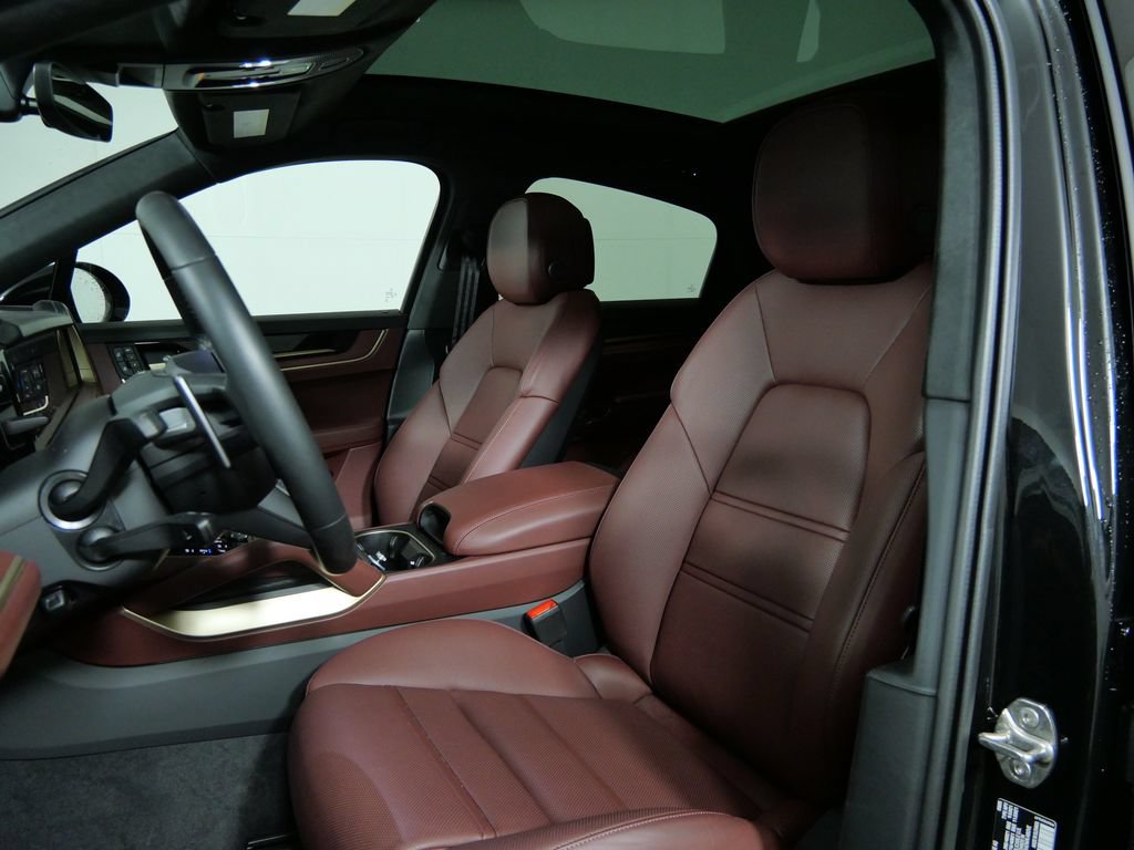 Used 2025 Porsche Cayenne S AWD/4WD image 10