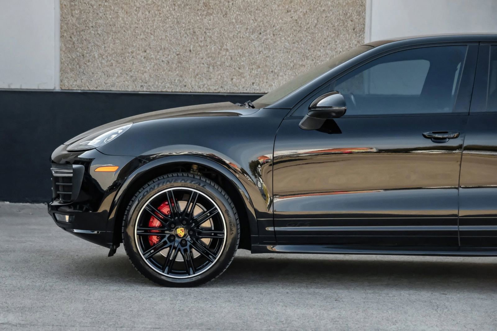 Used 2018 Porsche Cayenne GTS w/ Premium Package Plus image 12