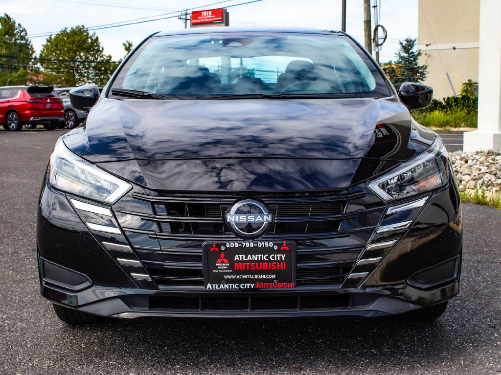 Used 2025 Nissan Versa SV FWD image 2