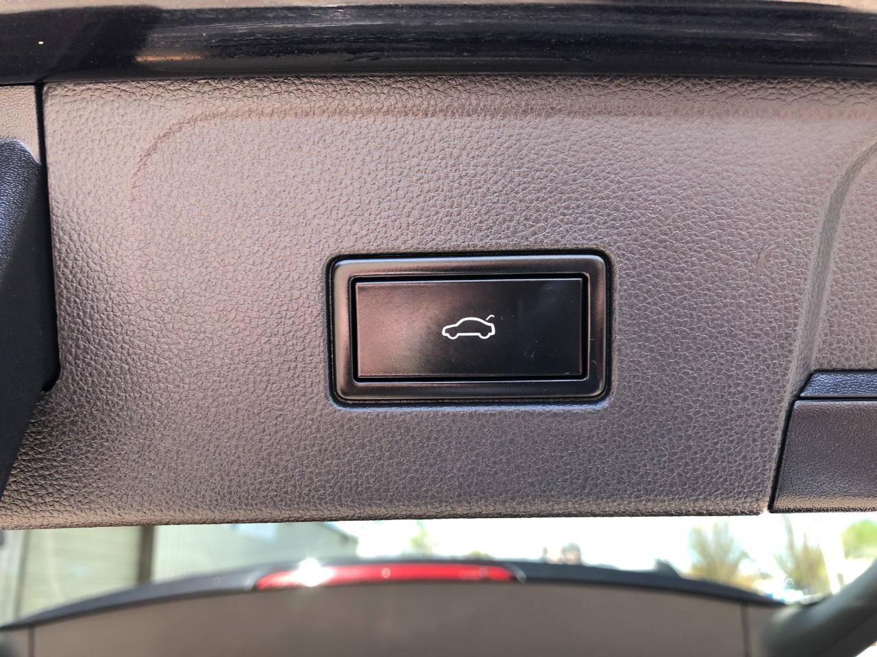 Used 2018 Volkswagen Atlas SEL AWD/4WD image 35
