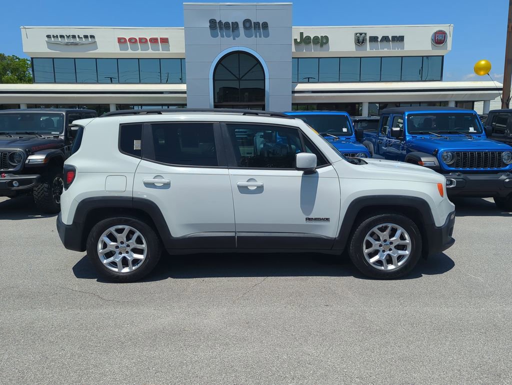 Used 2015 Jeep Renegade Latitude FWD image 8