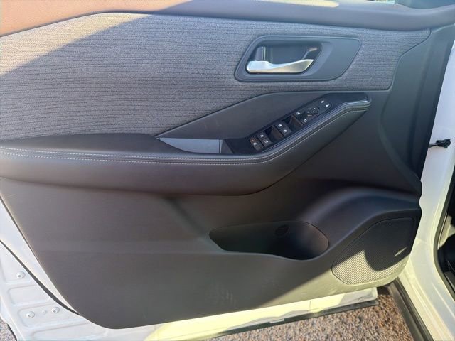 Certified 2023 Nissan Rogue SV image 8