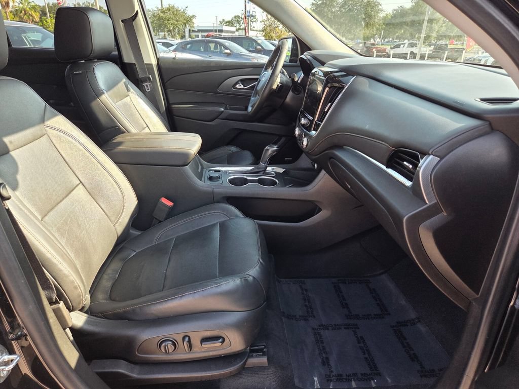 Used 2020 Chevrolet Traverse Premier FWD image 18