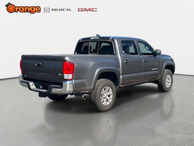 Used 2017 Toyota Tacoma SR5 w/ Tow Package RWD image 3