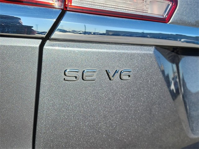 Used 2023 Volkswagen Atlas SE w/ Black Wheel Package image 4