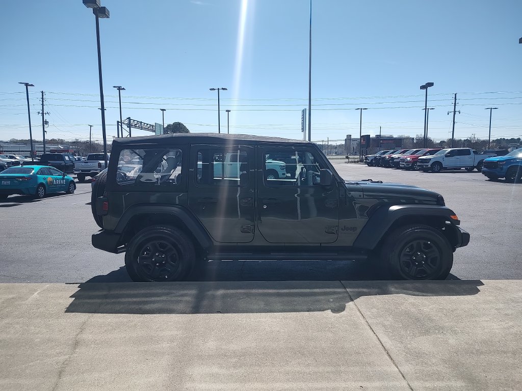 Used 2023 Jeep Wrangler Unlimited Sport AWD/4WD image 6
