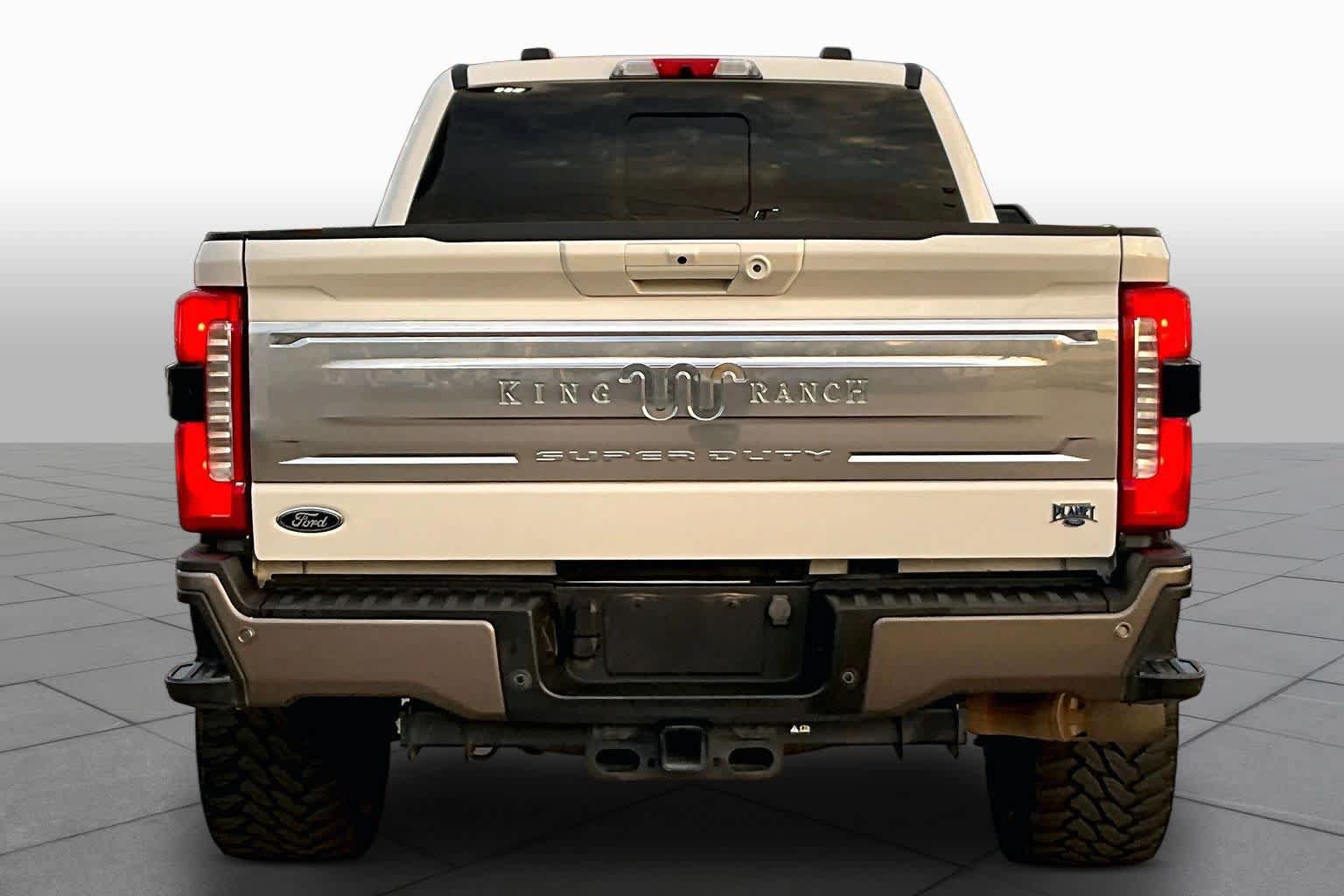 Used 2023 Ford F250 King Ranch w/ FX4 Off-Road Package AWD/4WD image 4