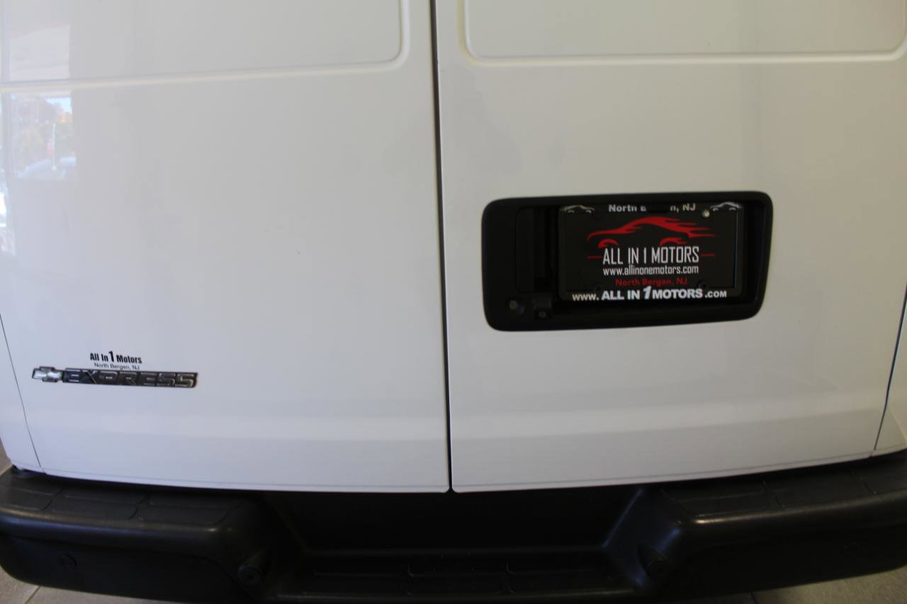 Used 2020 Chevrolet Express 2500 RWD image 6