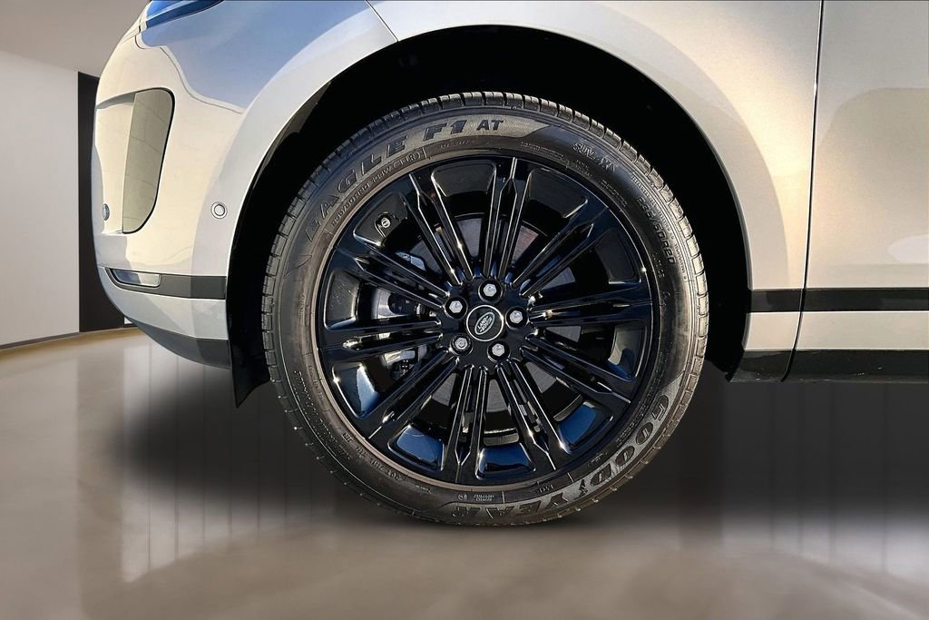 Certified 2025 Land Rover Range Rover Evoque S AWD/4WD image 32