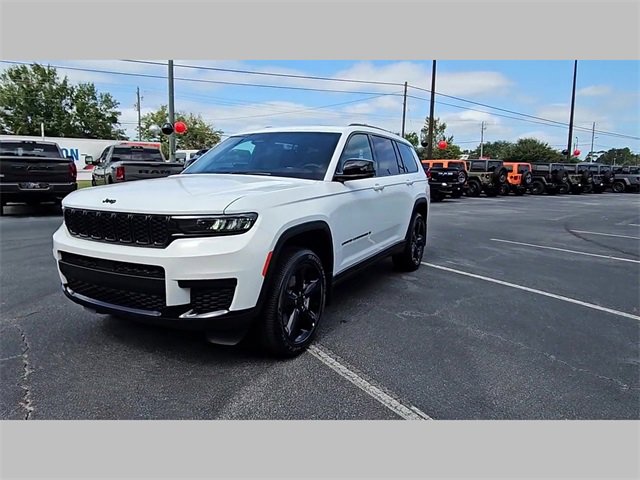 New 2025 Jeep Grand Cherokee L Altitude image 20