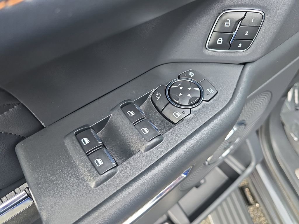 Used 2024 Ford Expedition Max Platinum image 28