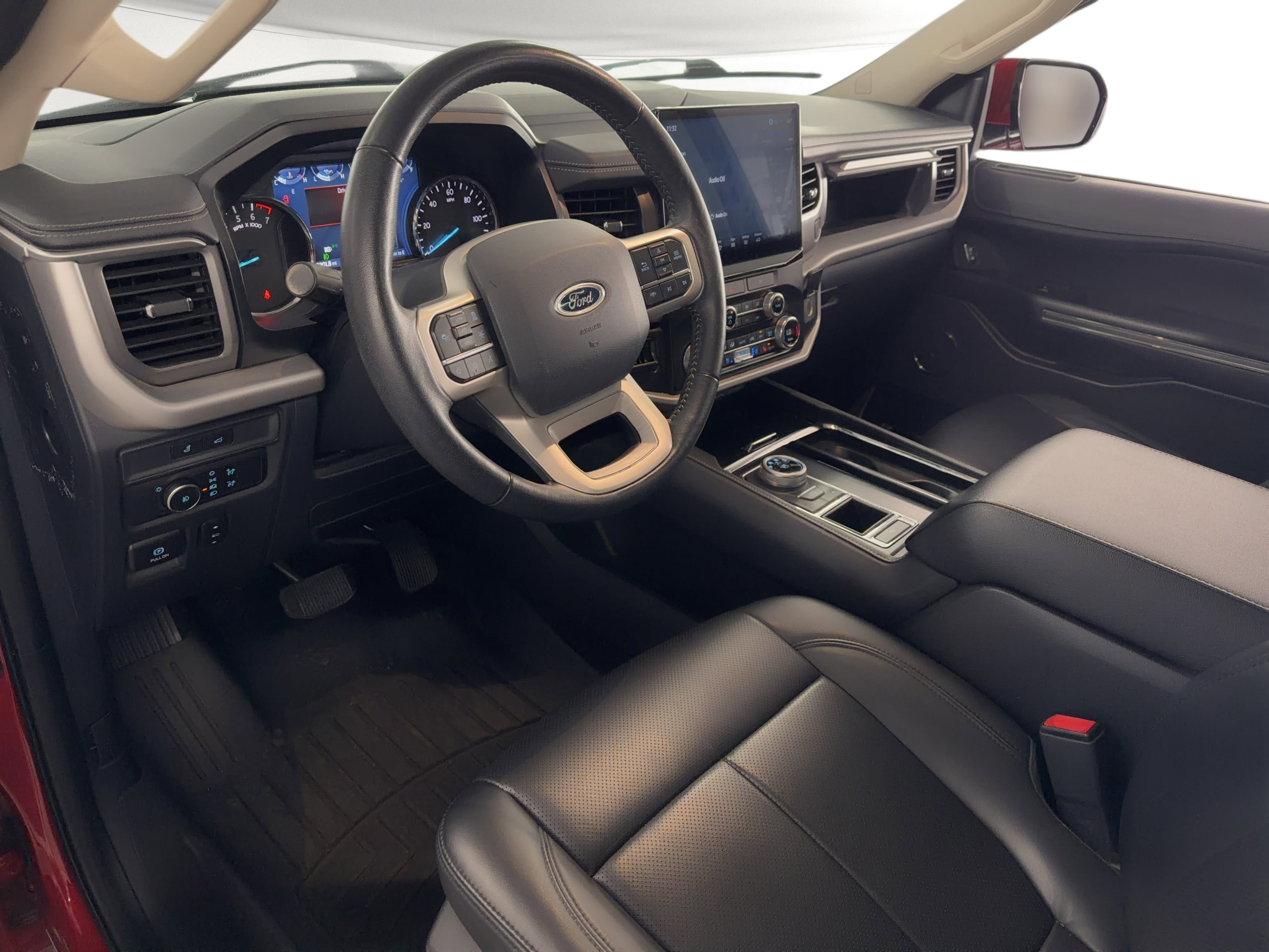 Used 2022 Ford Expedition XLT RWD image 4
