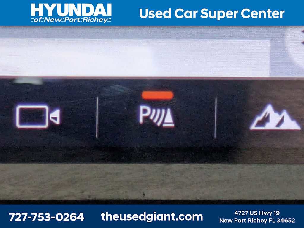 Used 2020 Land Rover Range Rover Velar R-Dynamic S image 33