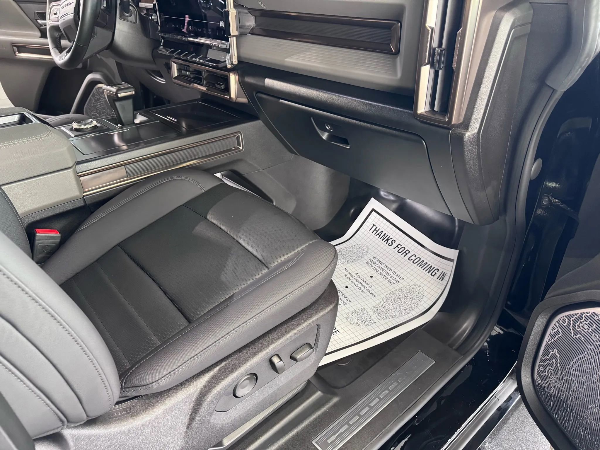 Used 2024 GMC Hummer EV 2X w/ LPO, Illumination Package image 12