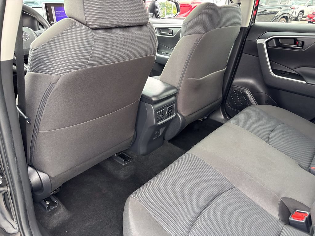 Certified 2025 Toyota RAV4 LE AWD/4WD image 43
