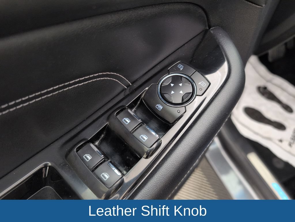 Used 2015 Ford Edge Titanium w/ Technology Package FWD image 33