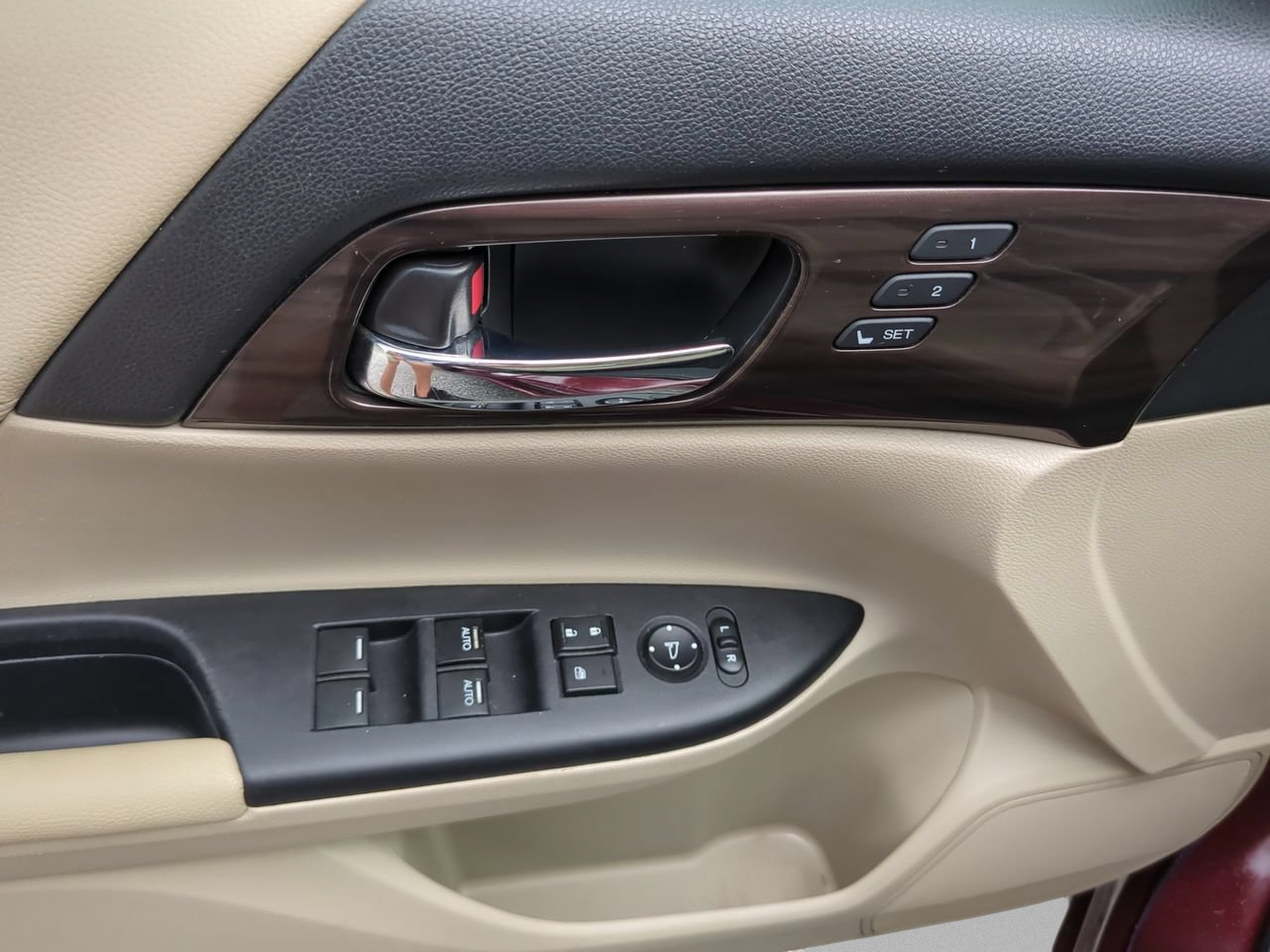 Certified 2017 Honda Accord EX-L image 17