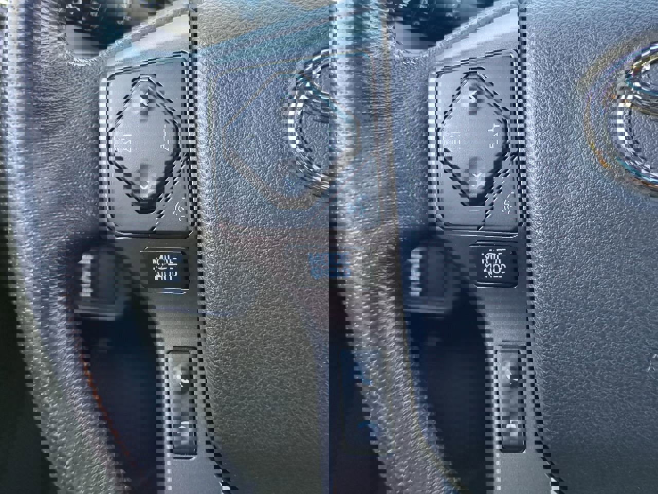 Used 2020 Toyota Tacoma TRD Off-Road image 23