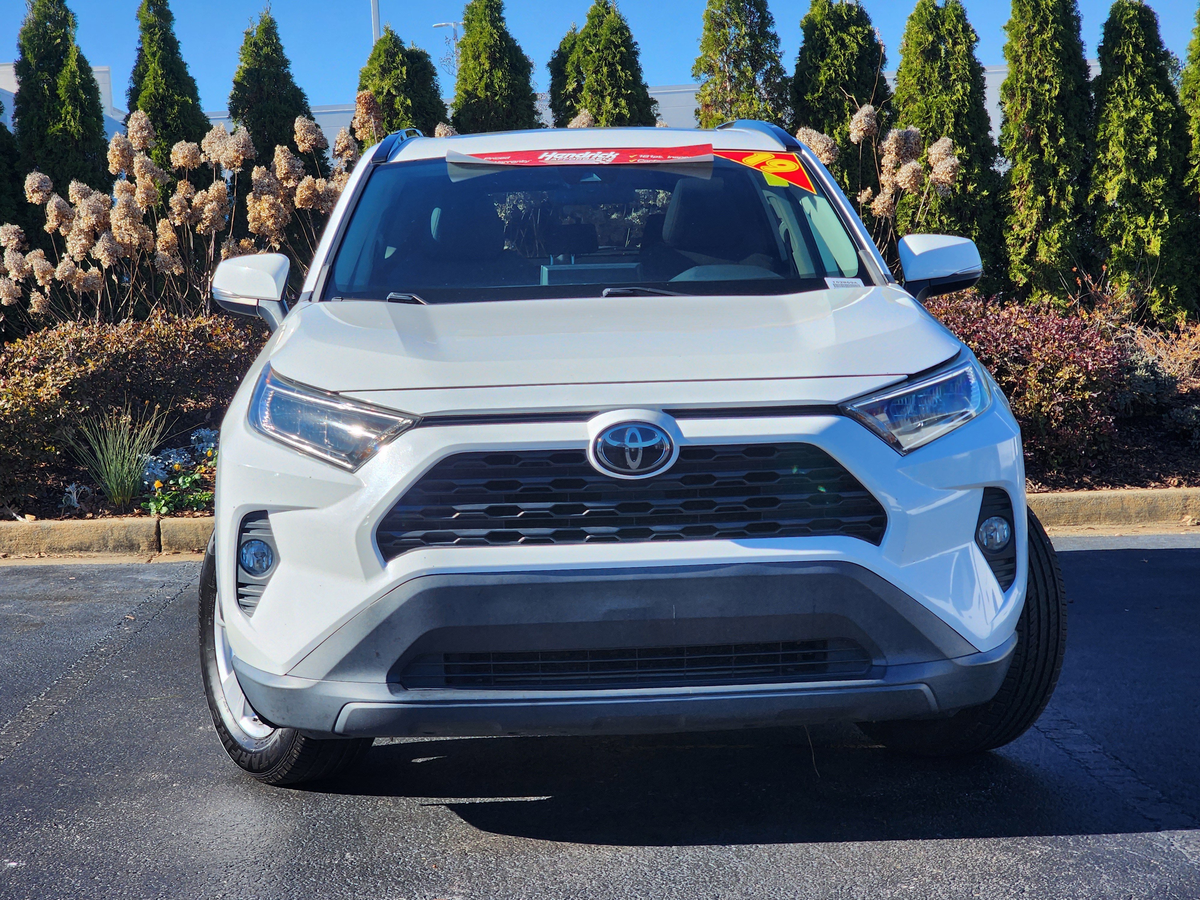 Used 2019 Toyota RAV4 XLE image 5