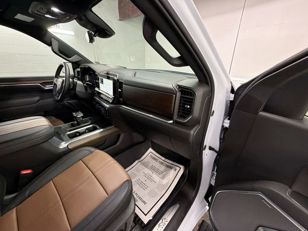 Used 2026 Chevrolet Silverado 1500 High Country w/ Technology Package image 30