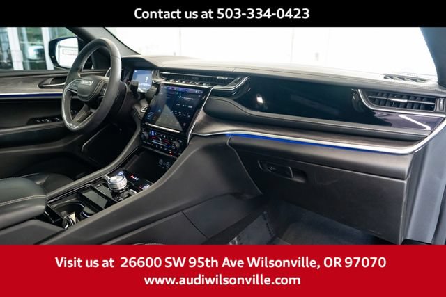 Used 2023 Jeep Grand Cherokee Overland AWD/4WD image 32