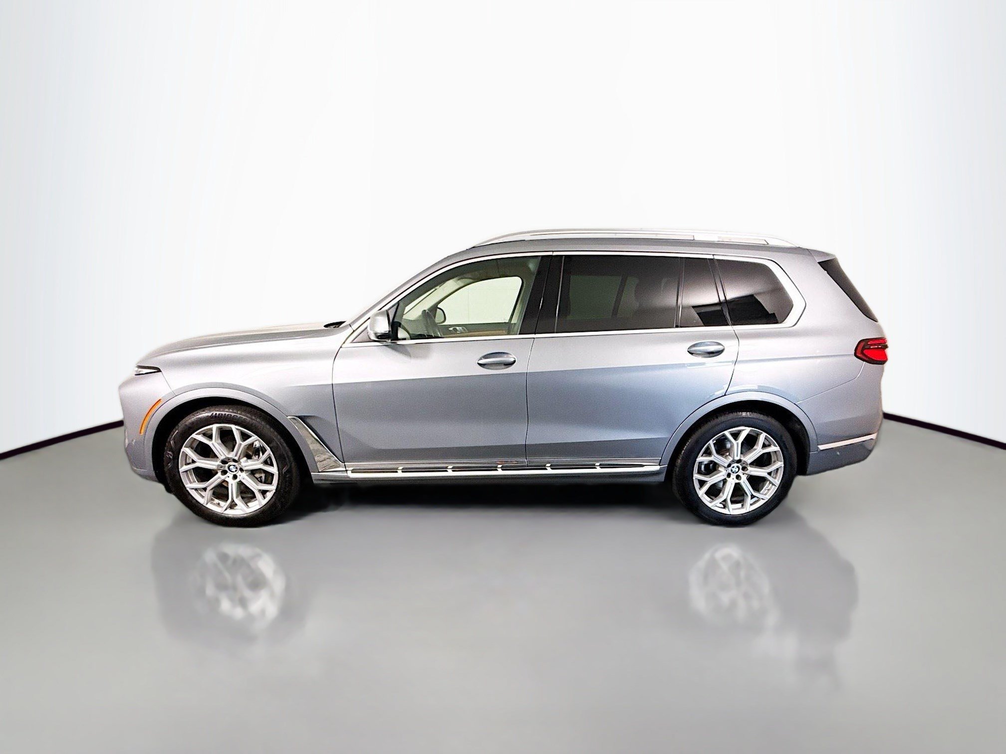 Used 2025 BMW X7 xDrive40i AWD/4WD image 6
