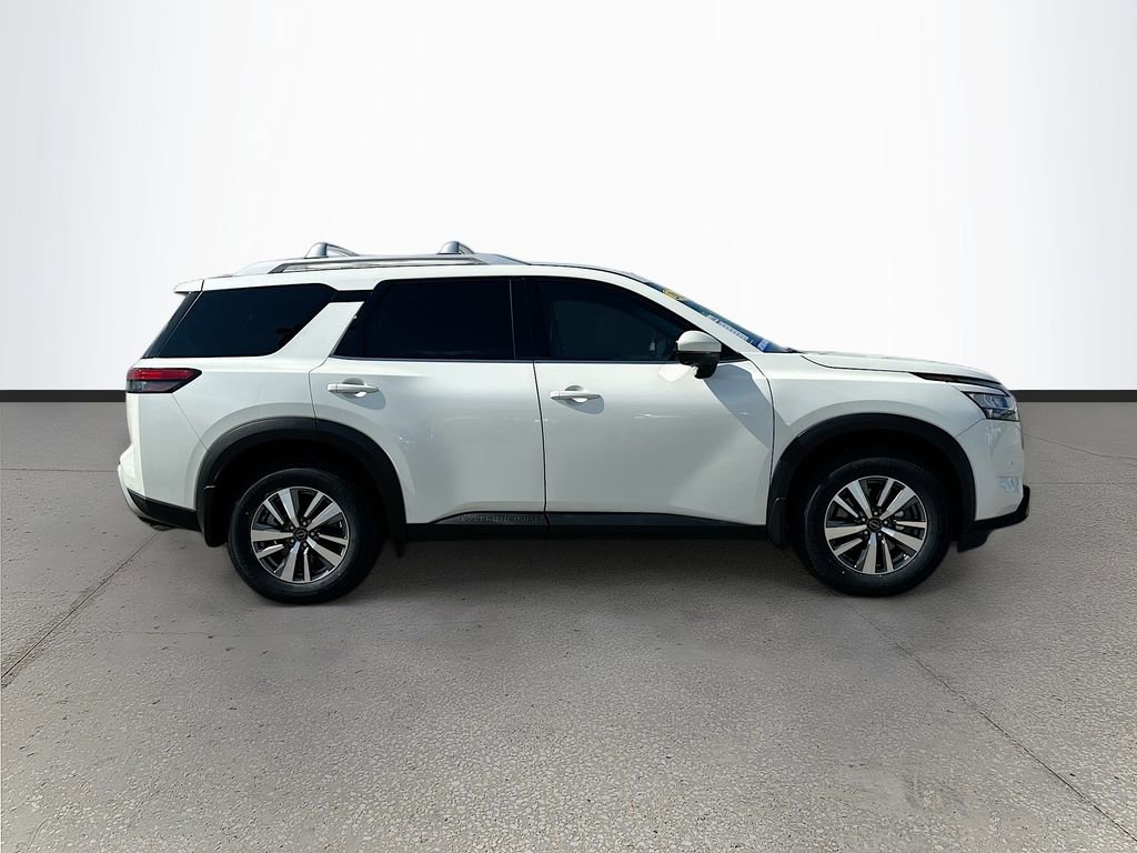Used 2023 Nissan Pathfinder SL FWD image 8