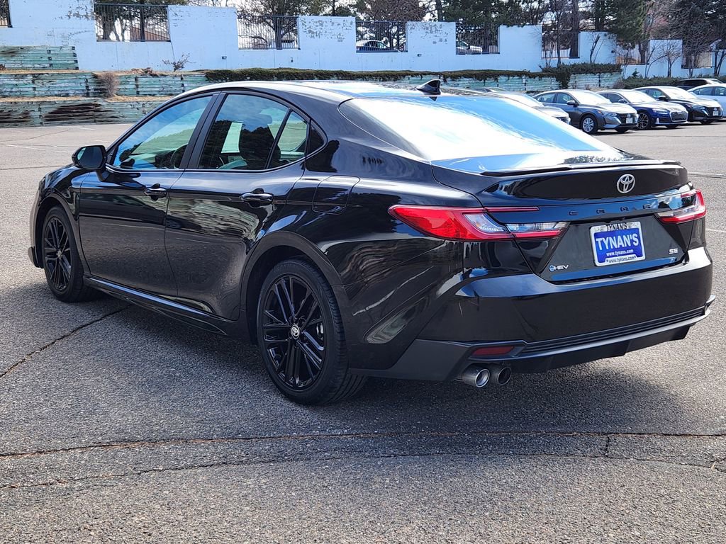 Used 2025 Toyota Camry SE image 5