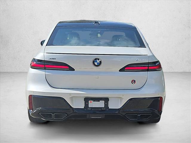 Used 2025 BMW 760i xDrive w/ Executive Package AWD/4WD image 7