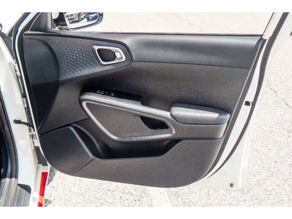 Used 2022 Kia Soul GT-Line FWD image 17