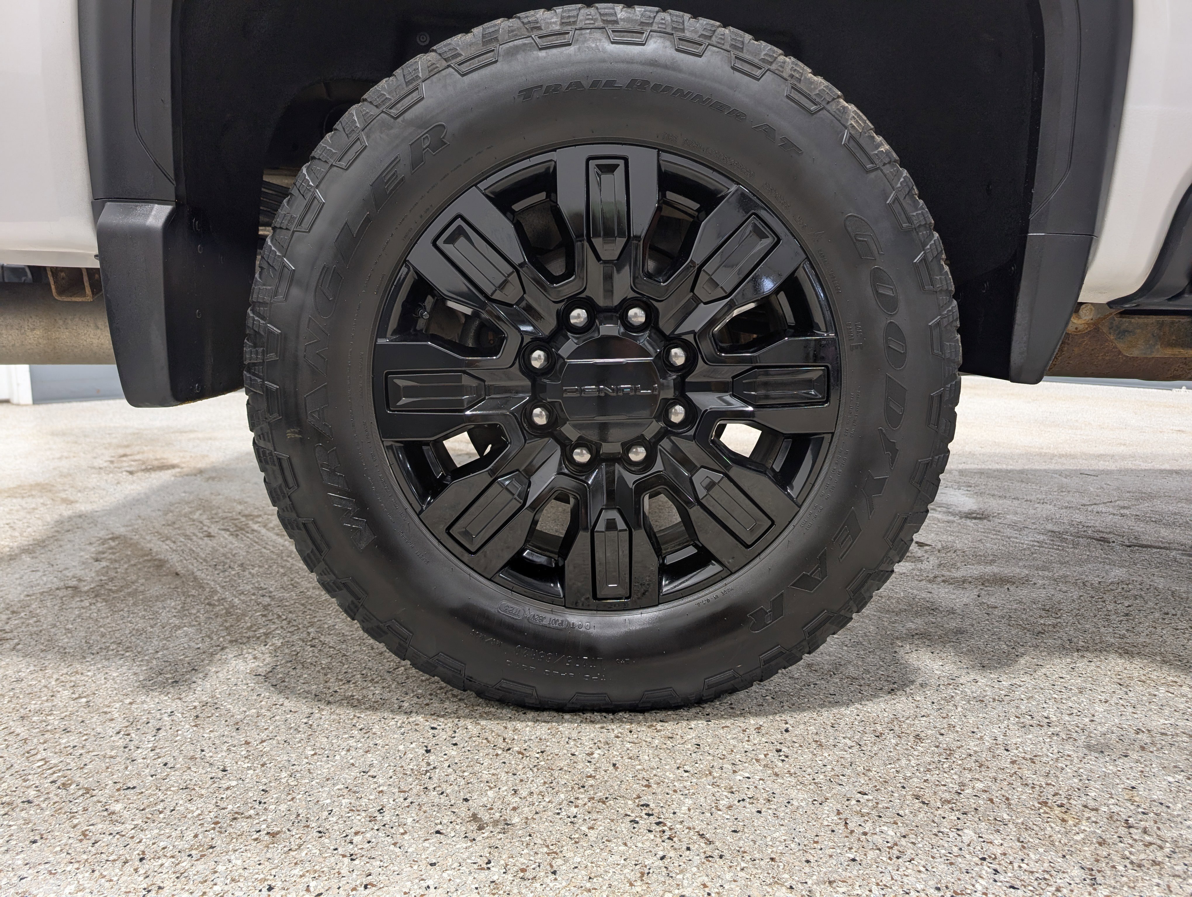 Used 2024 GMC Sierra 2500 Denali Ultimate AWD/4WD image 14